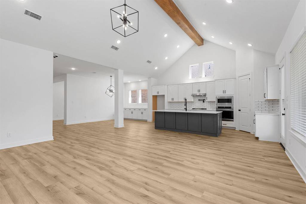 Gorgeous open floorplan!