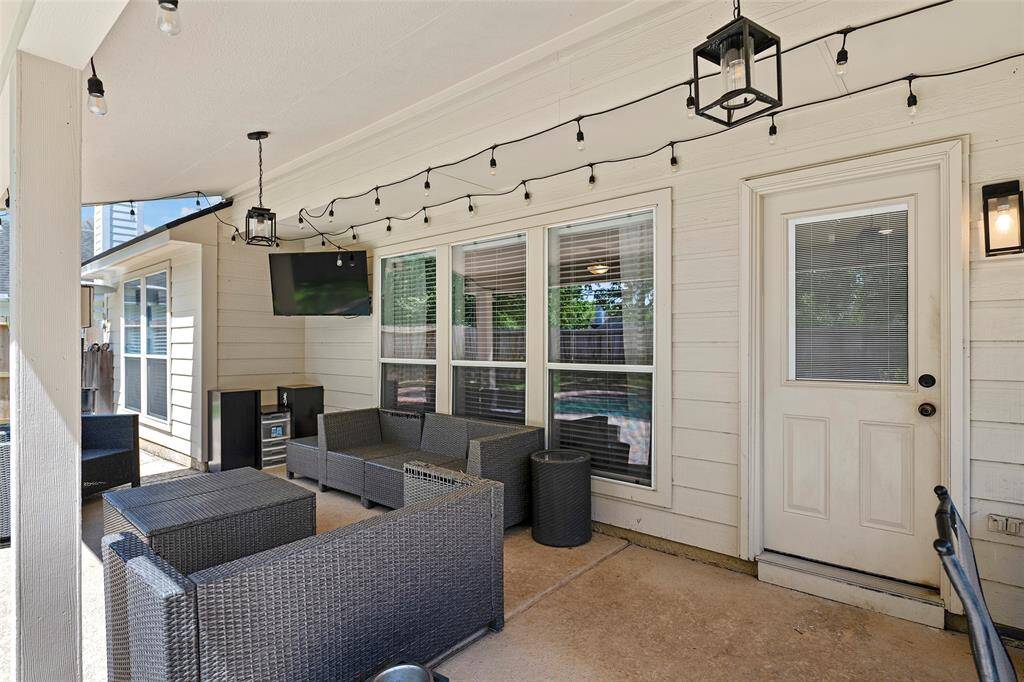 Afternoons tucked under the patio taking respite from the Texas heat or having a quick snack before heading back into the pool seems like such a fun way to spend the day!