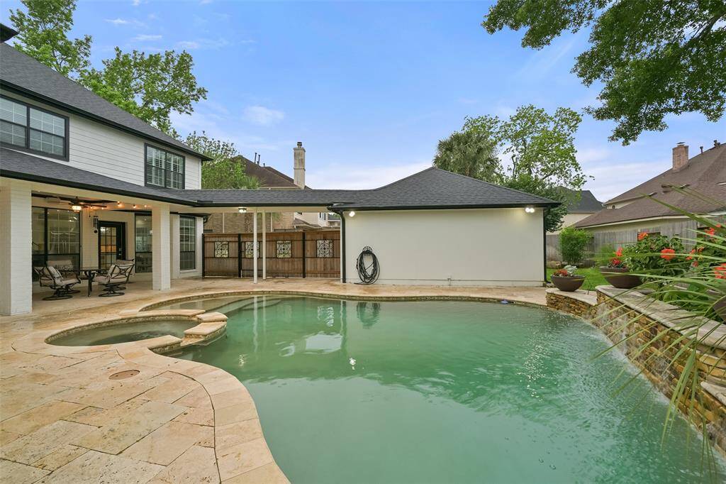The pool also features an automatic water-fill system that maintains the ideal water level with minimal upkeep.