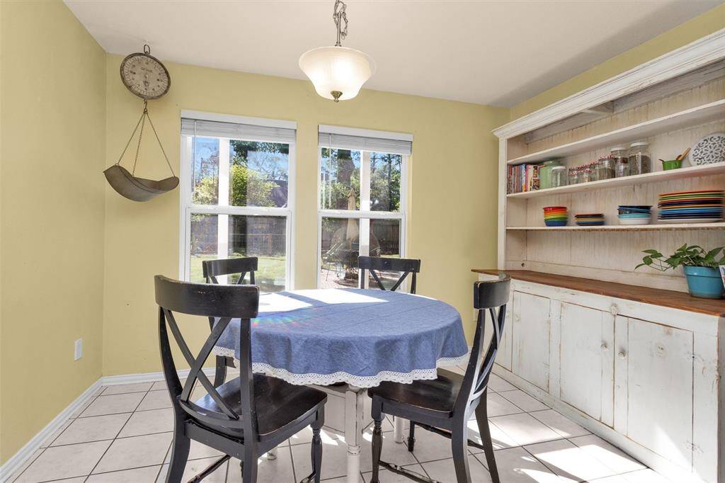 Tiled breakfast area