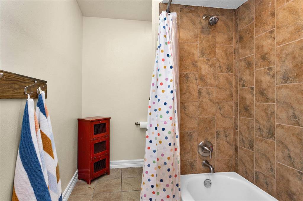 Combined tub shower is tiled