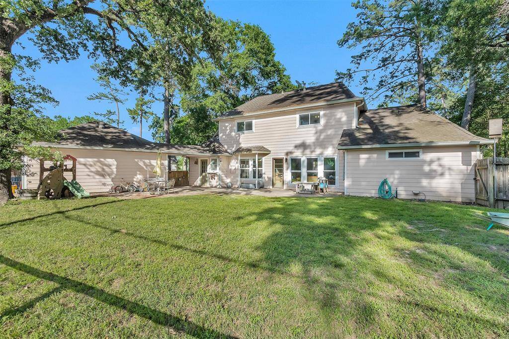 13,036sq ft yard. Plenty of space for pool and outdoor kitchen