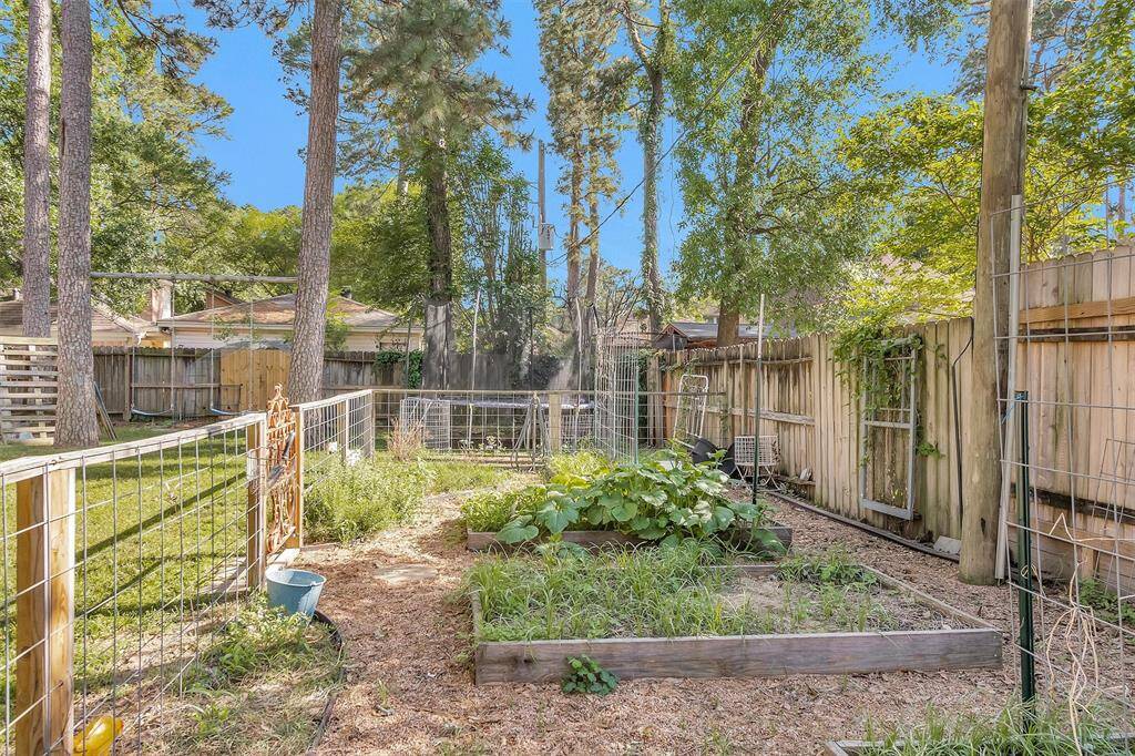 Fenced vegetable gardens