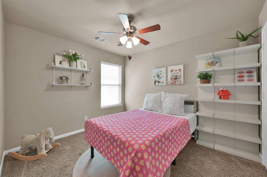 Secondary bedroom