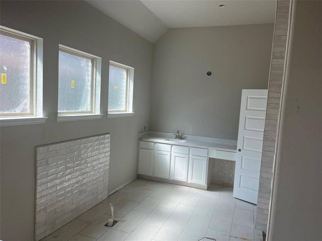 Relaxing owner's bath - still under construction!