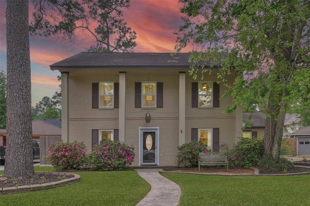 Ready to enjoy Texas sunsets from this Kleinwood home? Contact your agent or me for a private tour.