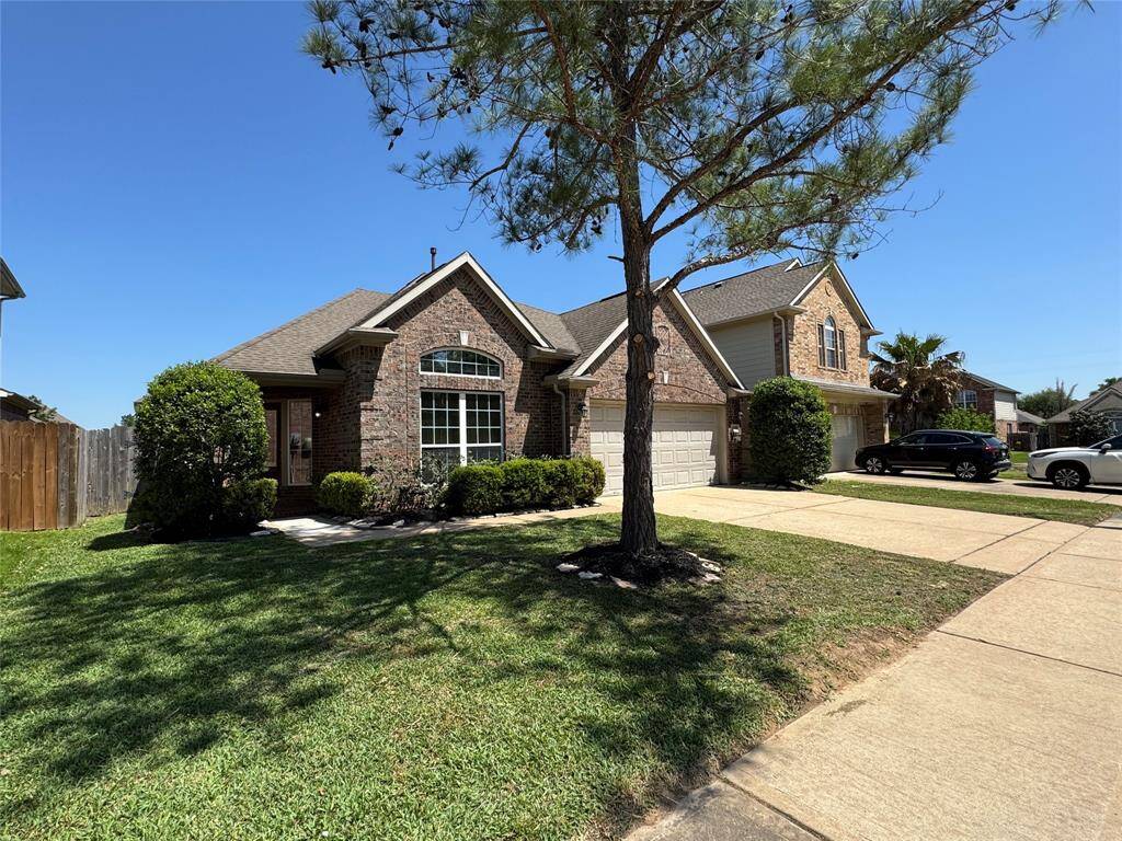 Gorgeous, immaculate, upgraded 1-story home in Langham Creek Estates!