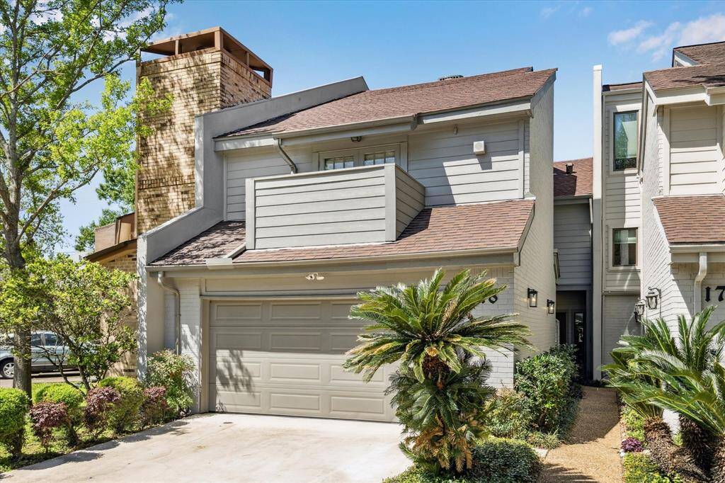 Welcome to 18 Alpine Court, a jewel box of a townhome tucked away on a quiet Bellaire cul-de-sac street, inside the 610 loop.