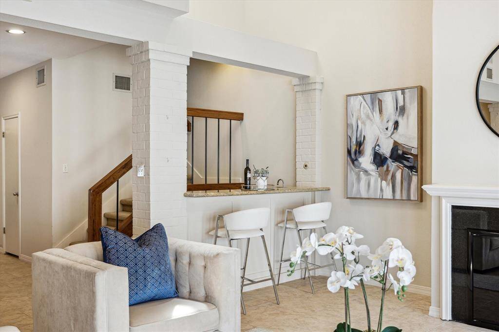 WET BAR.   No need to head back into the kitchen for drinks and snacks, with this discreet bar area.  Ideal for entertaining.