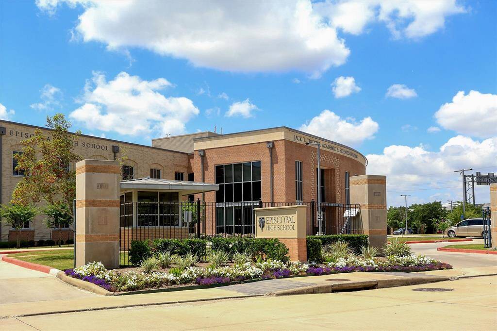 EPISCOPAL HIGH SCHOOL