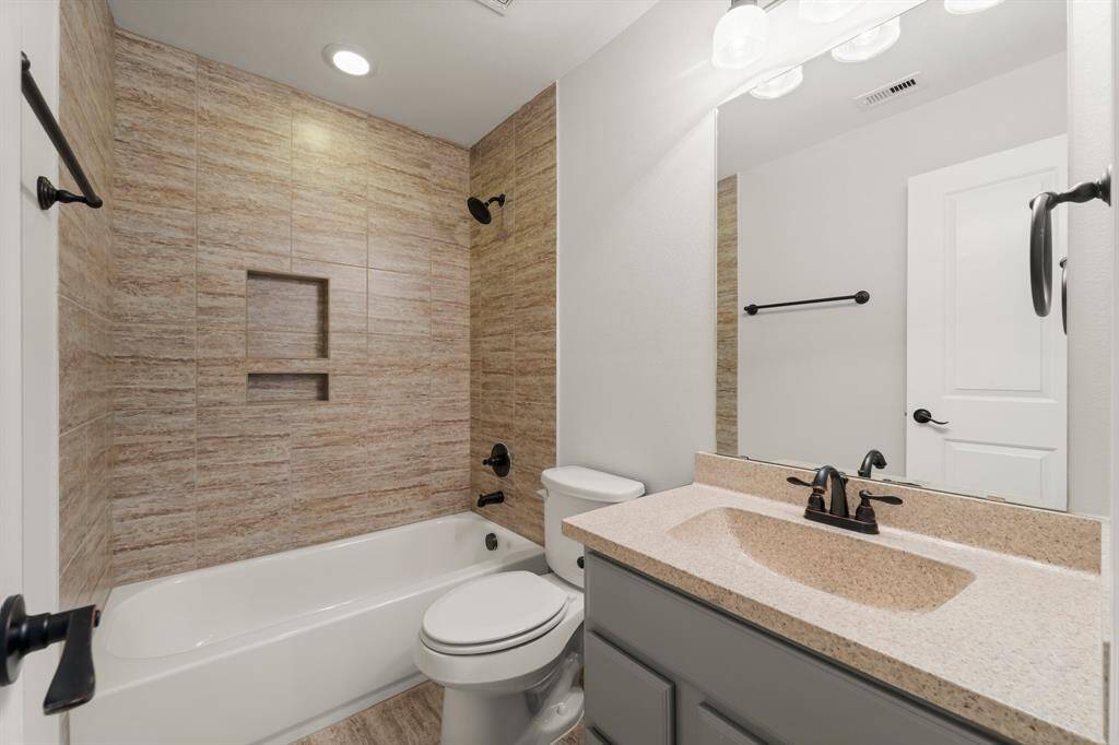 Upstairs Secondary Bathroom