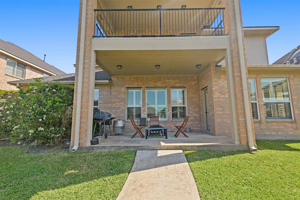 This is the perfect hangout spot for a tasty barbecue.