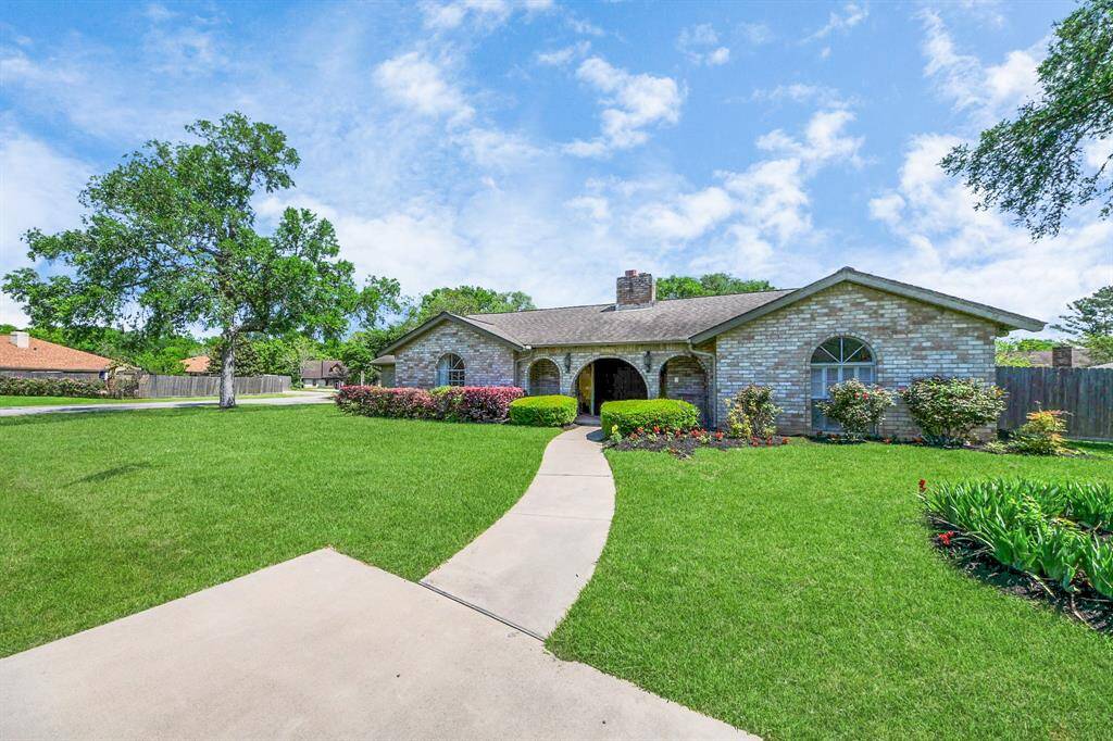 An opportunity with endless possibilities—this unique property offers space, character, and versatility. Welcome home!