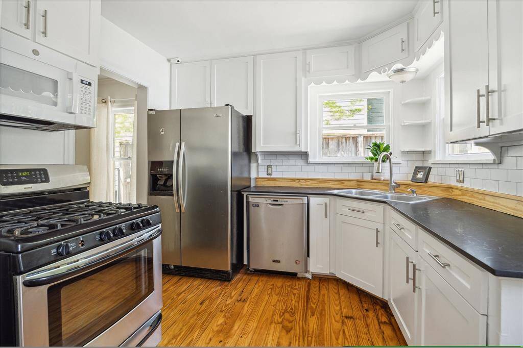 The kitchen has new countertops.