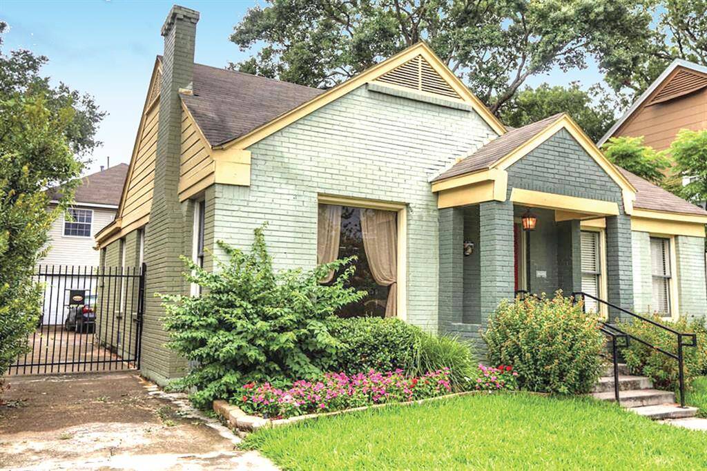 Guest apartment has leased in the past for $1,000. per month. Zoned to Lanier Middle School.