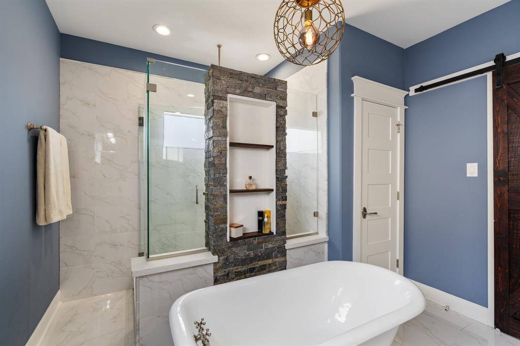 This is the place to soak your cares away.  With a spacious soaking tub and large walk-in shower, you will feel like every day is a spa day!