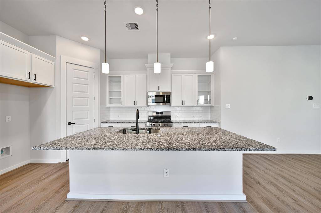 View of kitchen :5.
