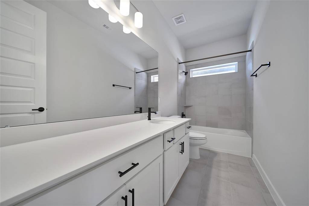 View of secondary bathroom #2.