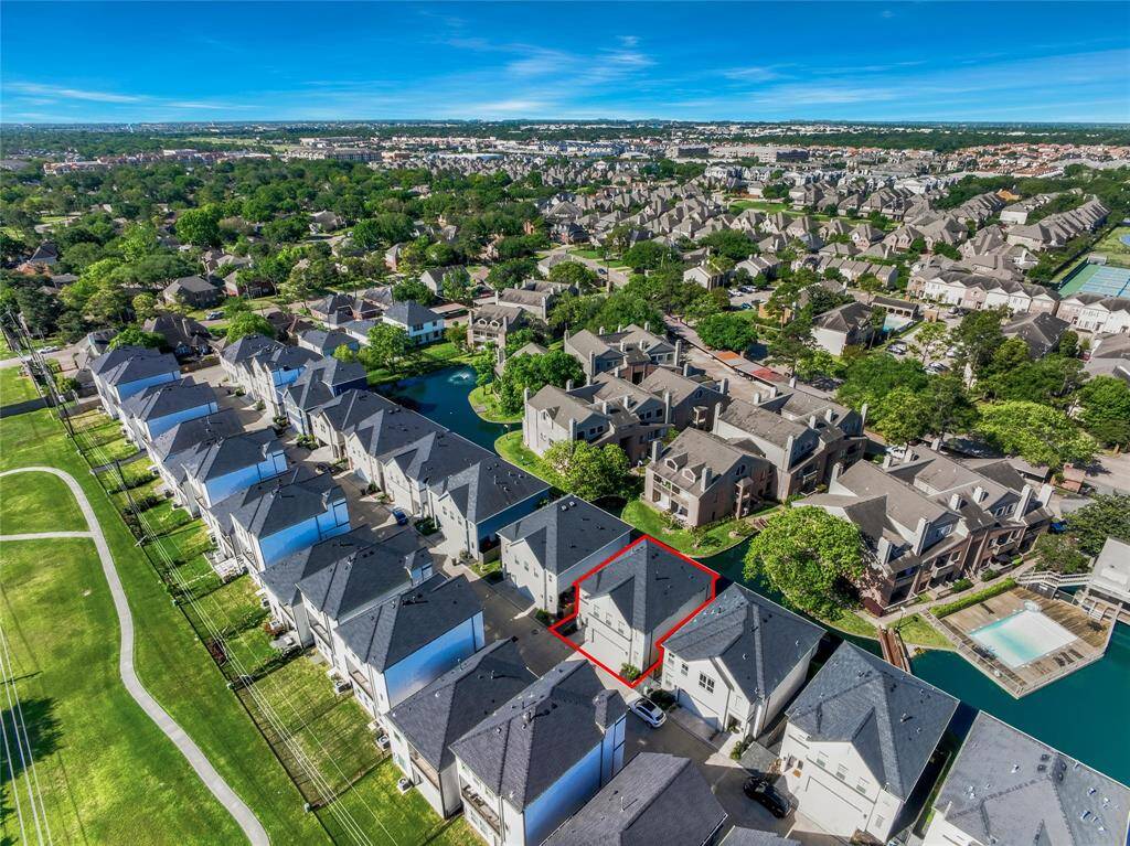 Birdseye view of home :2.