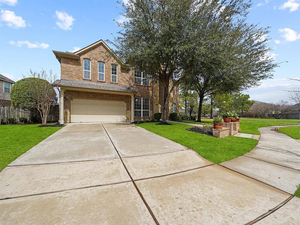 Prepare to be captivated by this stunning, meticulously maintained 4-bedroom, 3.5-bathroom residence nestled on a generous cul-de-sac lot in the desirable Bridgeland community.