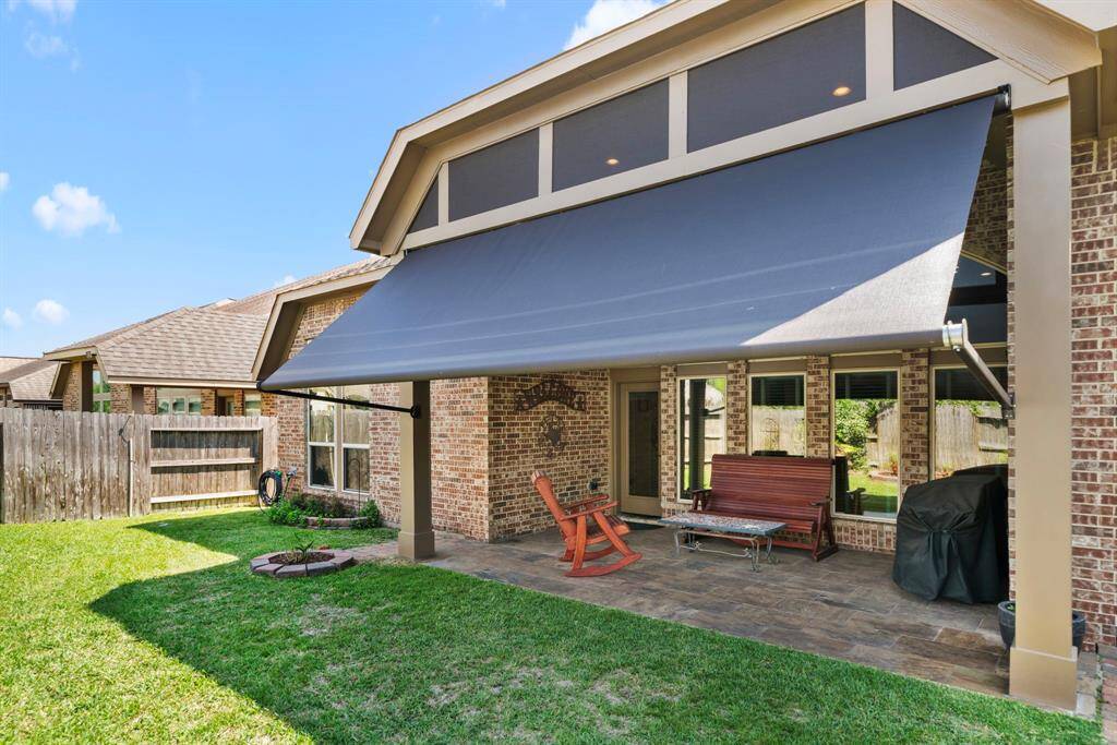 Enjoy comfort in every season thanks to the retractable awning that extends with ease. This thoughtful upgrade adds extra privacy and protection from the sun during warm afternoons.