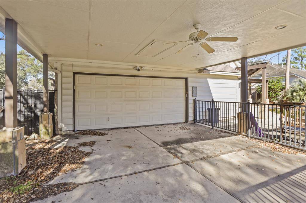 This home features a spacious 2-car garage.
