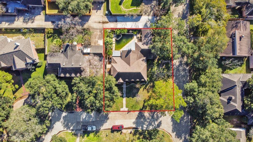 10215 Dering Ct sits on a large cul-de-sac lot.
