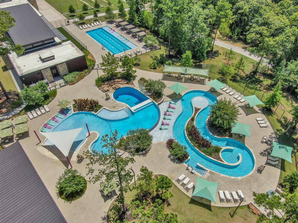 The aquatics area features a zero-depth entry, leisure pool and a lazy river. So much fun!
