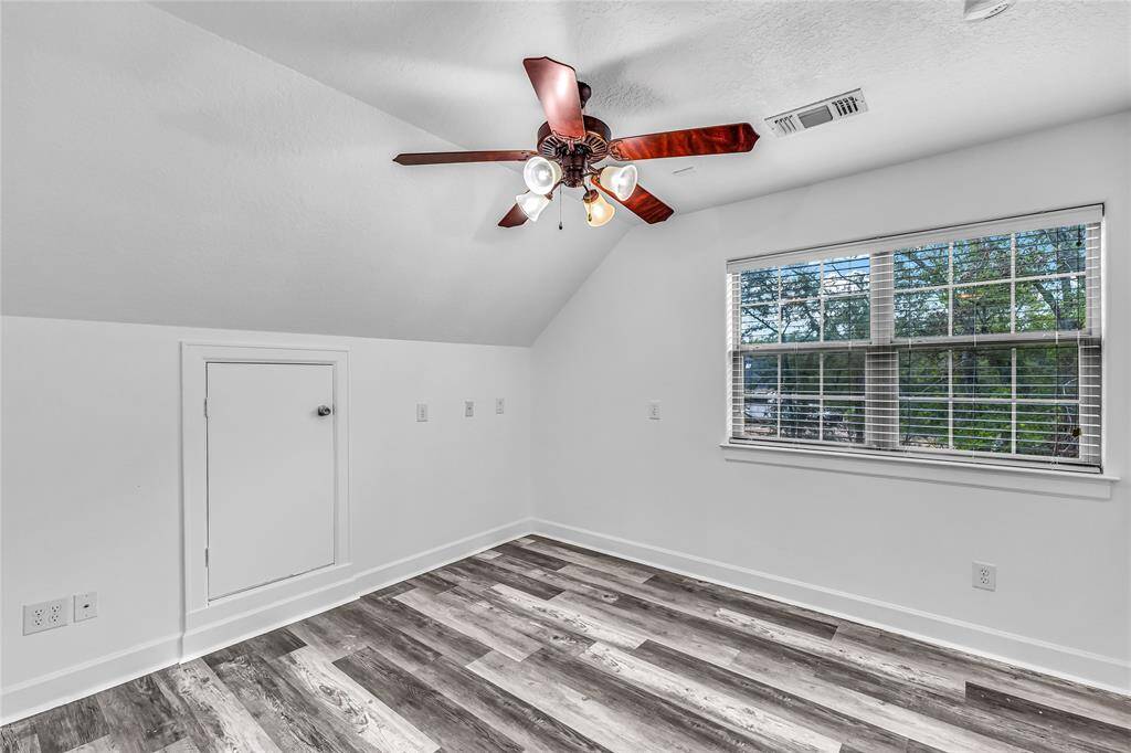 Upstairs secondary room