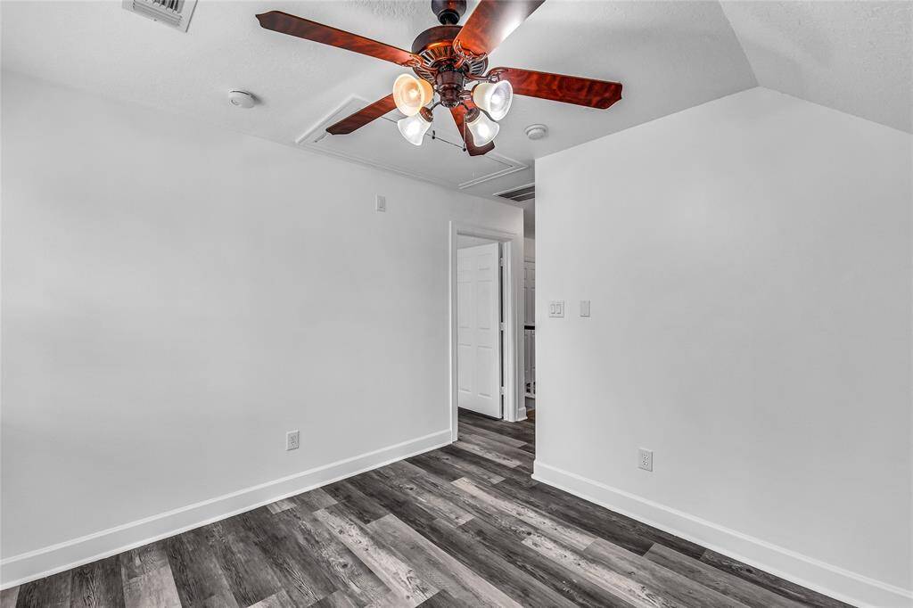 Upstairs secondary room