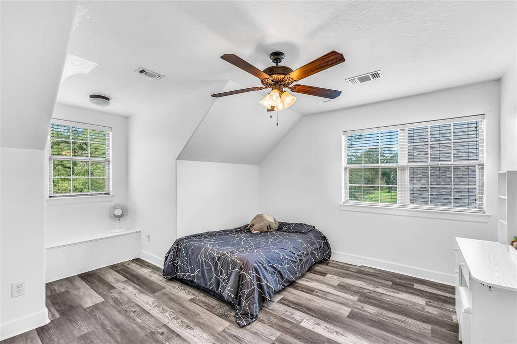Upstairs secondary room