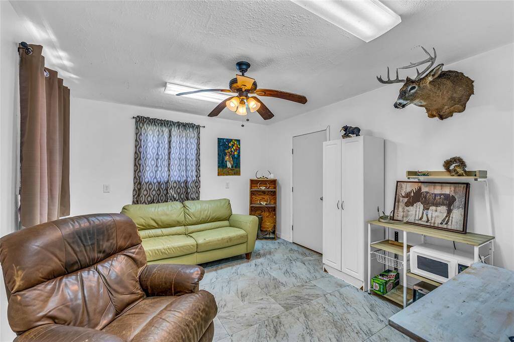 Apartment in workshop