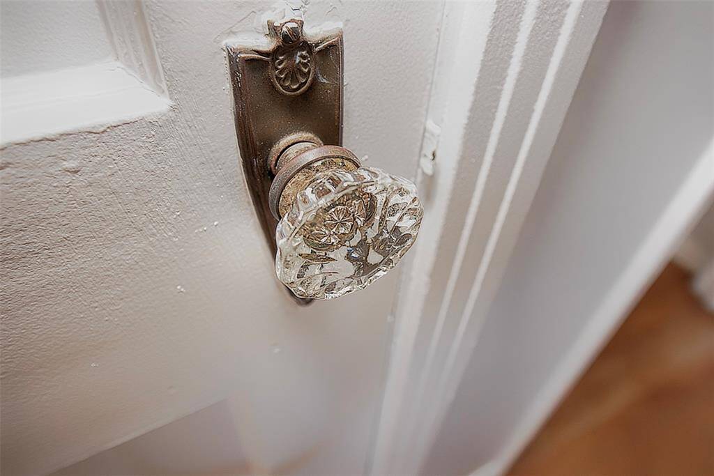 Several of the doors still feature the 1940's glass style door knobs original to the home.