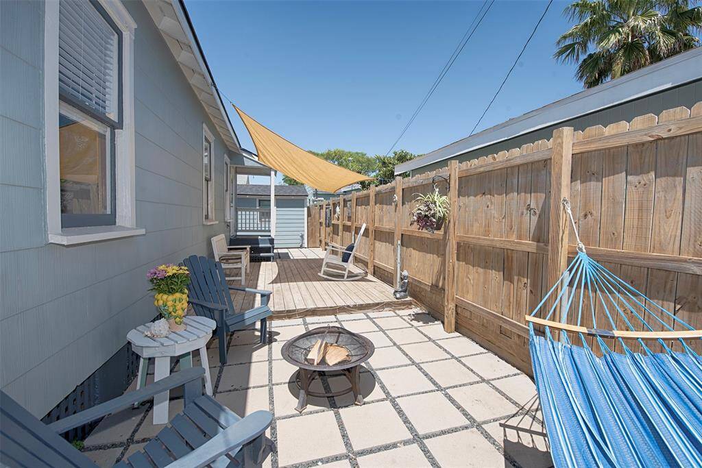 Landscape pavers not only provide a great spot for entertaining and relaxing, its easy care design means no grass to maintain, so you can enjoy kicking back rather than doing yard work.