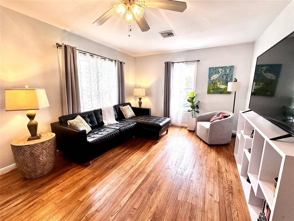 Original oak floors have recently been refinished in all common areas and bedrooms.
