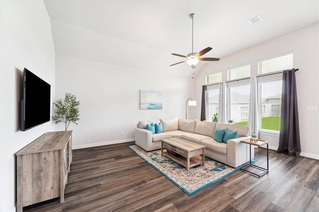 Expansive living area - open to kitchen and dining area