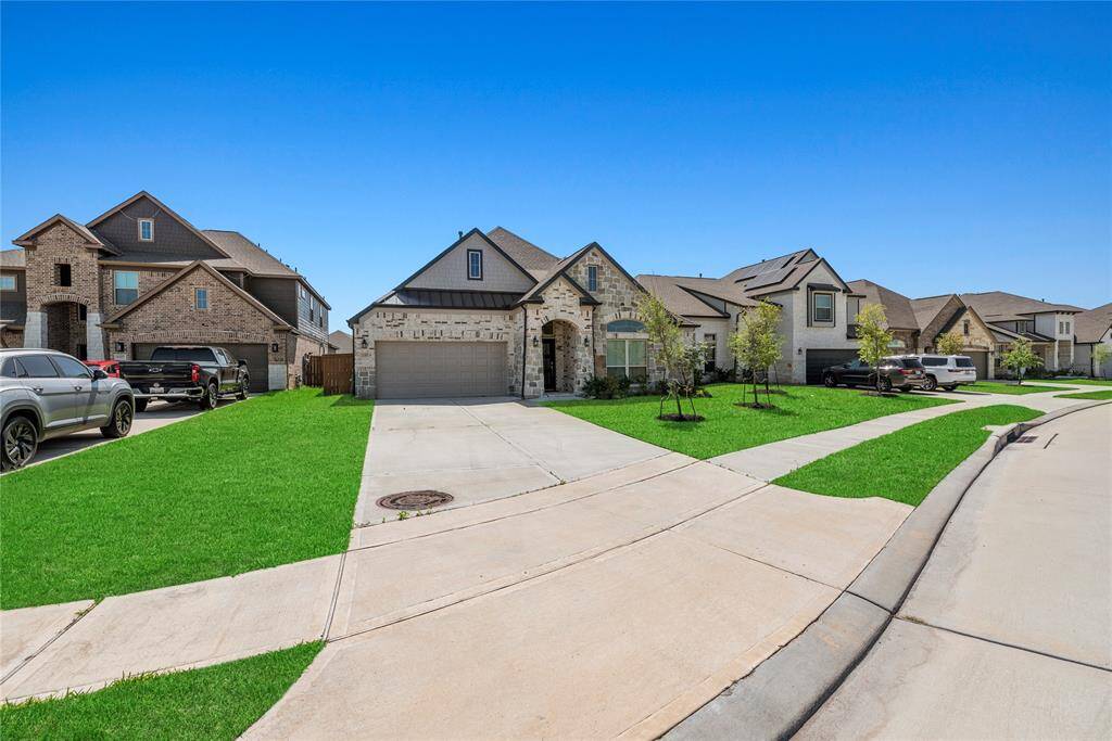 Side walk view: Front of house