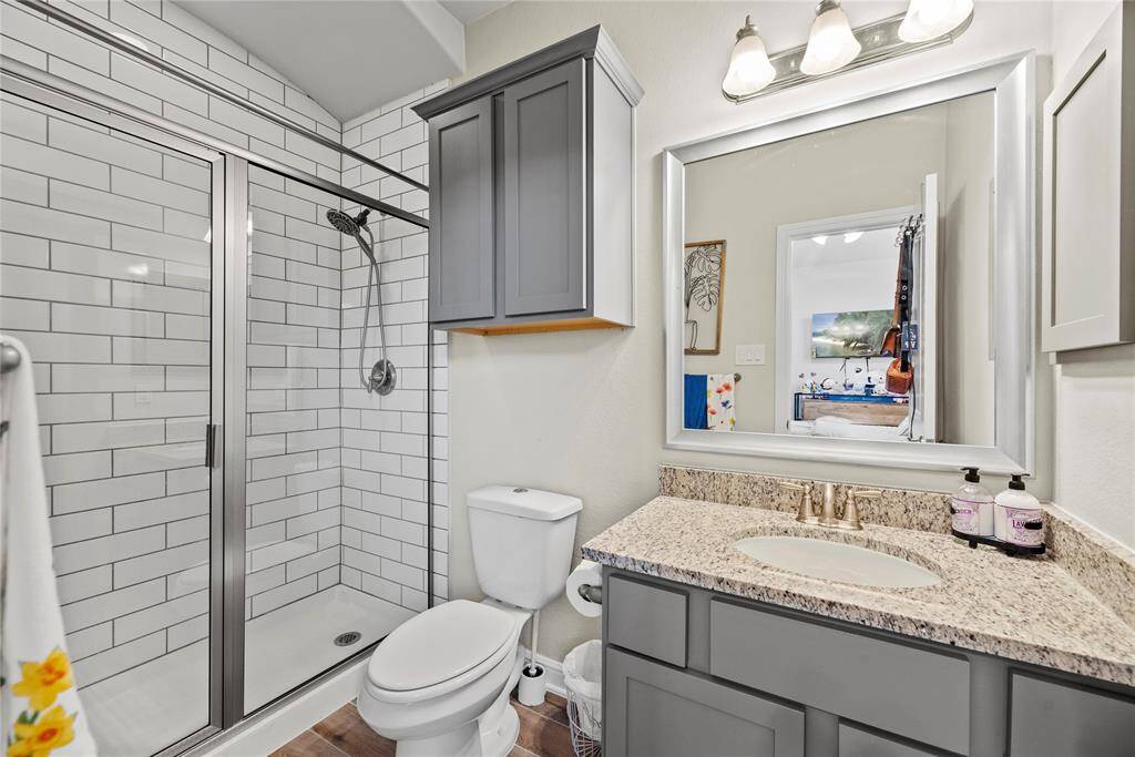 En Suite to bedroom 1