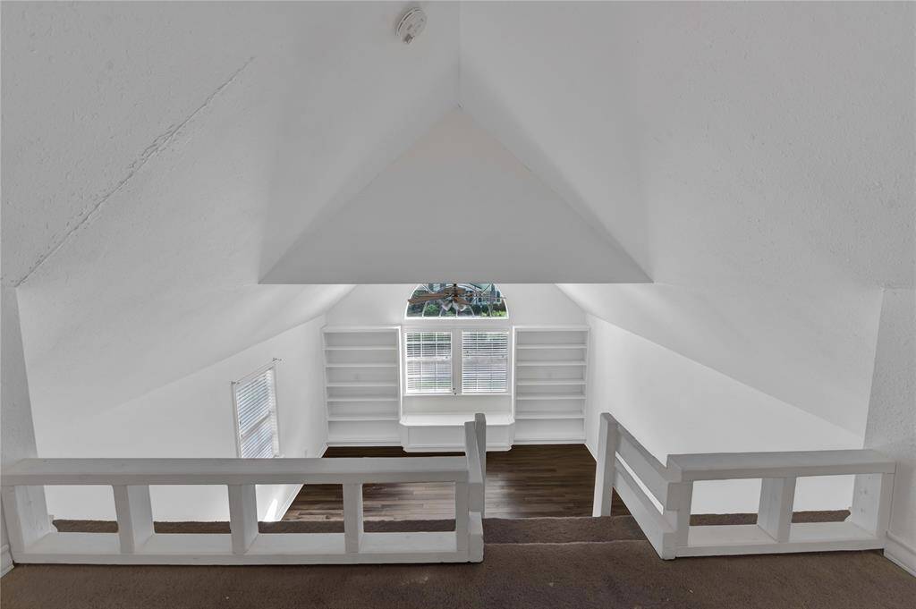 Charming loft area in the media room / 5th bedroom