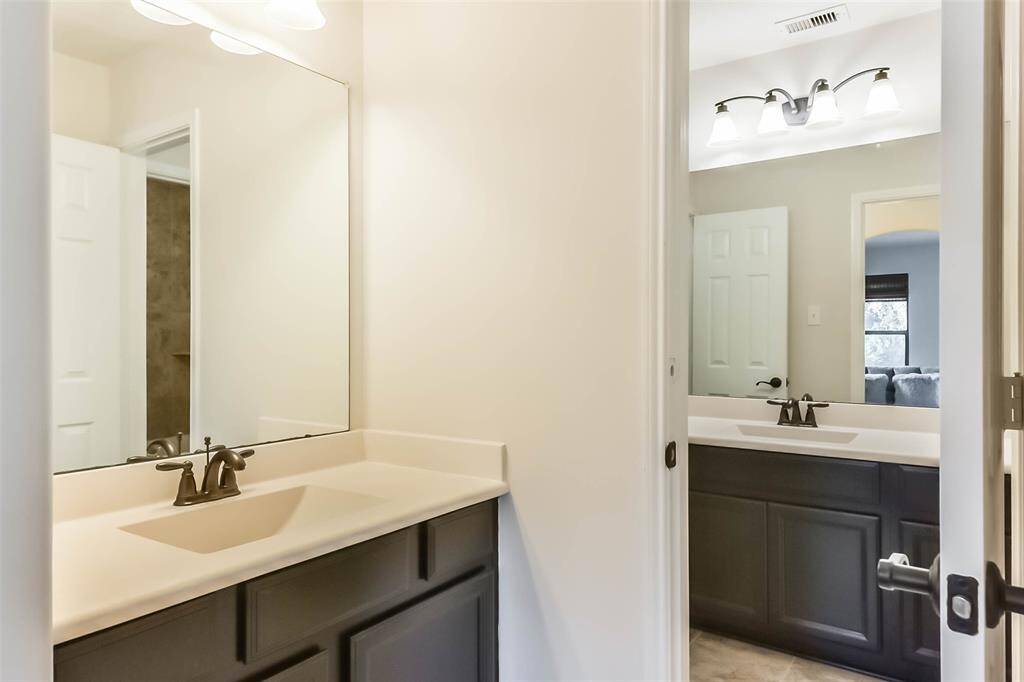 Second upstairs bathroom