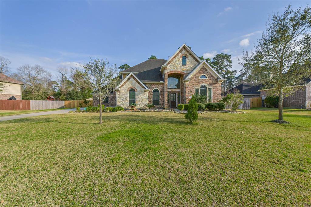 Large front yard with endless potential and great curb appeal