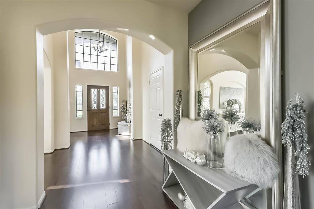 Experience the welcoming embrace of a generously sized entryway.