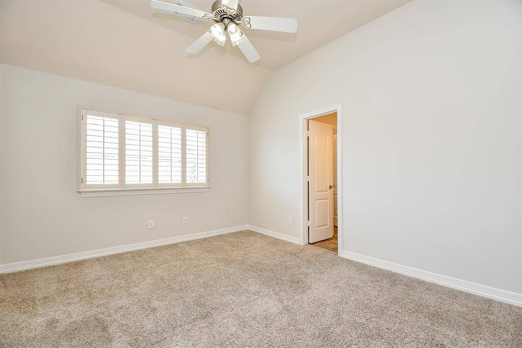 Secondary bedroom
