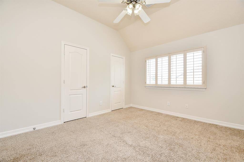 Secondary bedroom