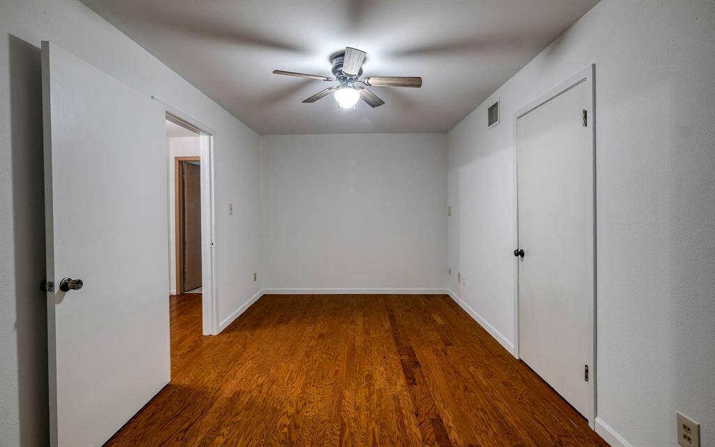 Additional bedroom on the second floor! Bigger than the picture shows!