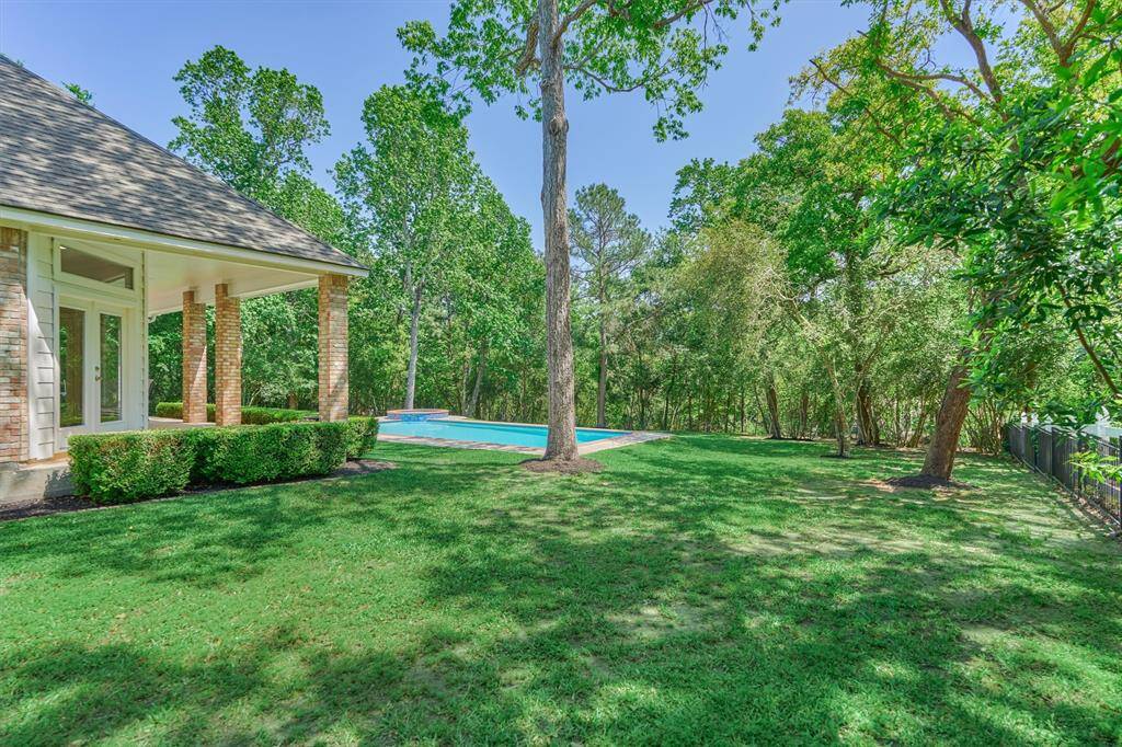 So much lush green space for the kids and pets to play!