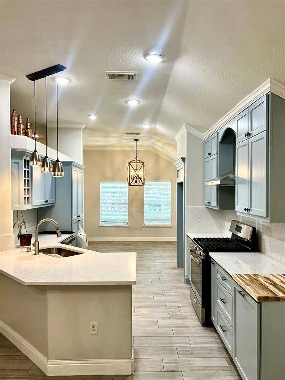Breakfast bar overlooking family room