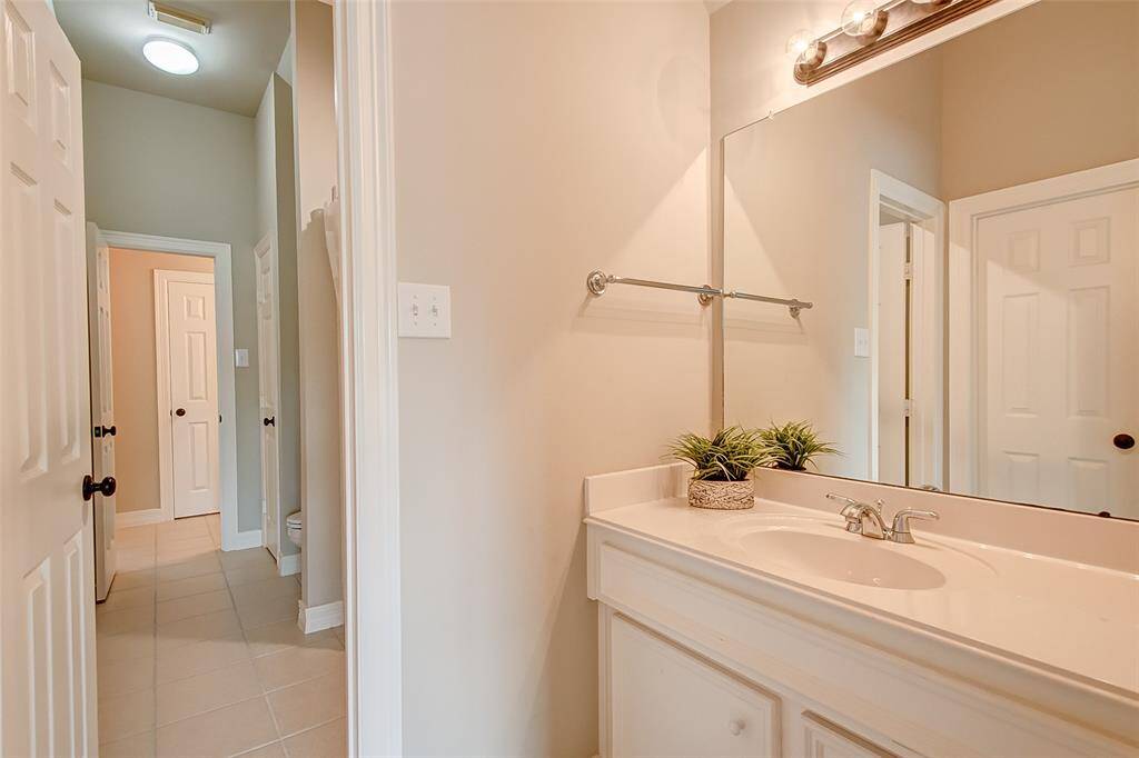 Jack and Jill bath connecting Bedroom 4 and 5