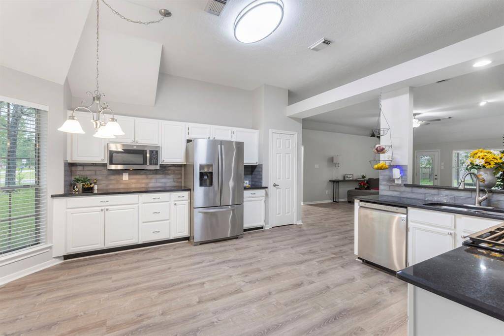 Generous cabinet space provides all the room you need to keep your kitchen organized and clutter-free.