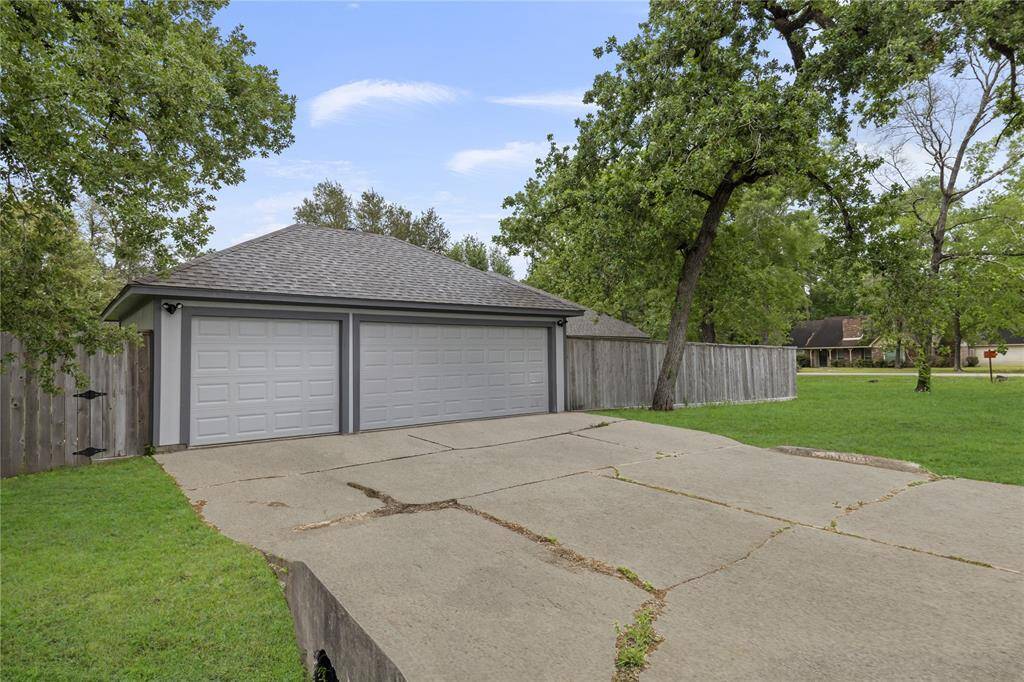 This 3-car garage offers plenty of storage for extra vehicles, tools, and outdoor gear.  Enjoy the added benefits of low taxes and no MUD, making this property even more appealing!  Call today for a private tour!